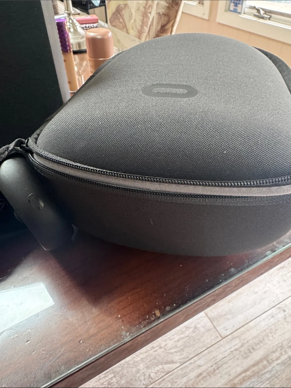 Oculus Quest I VR Headset with Controllers
